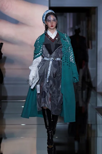 Look 29